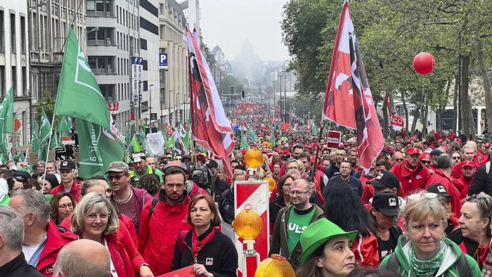 Sindicaliștii din Belgia declară grevă la nivel național