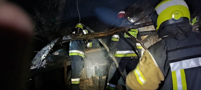 Două persoane au suferit arsuri în urma incendiilor