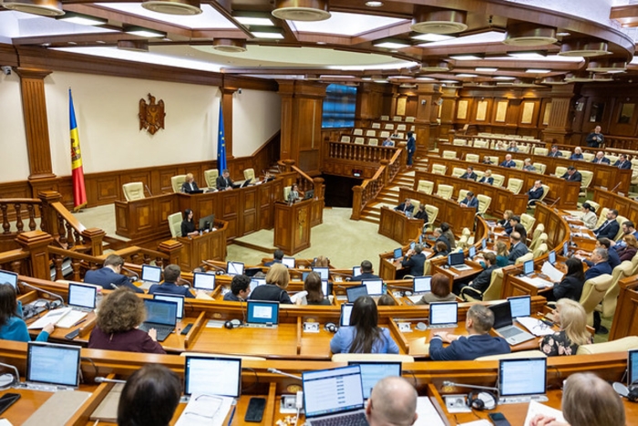 Șase formațiuni ar intra în Parlament: sondaj