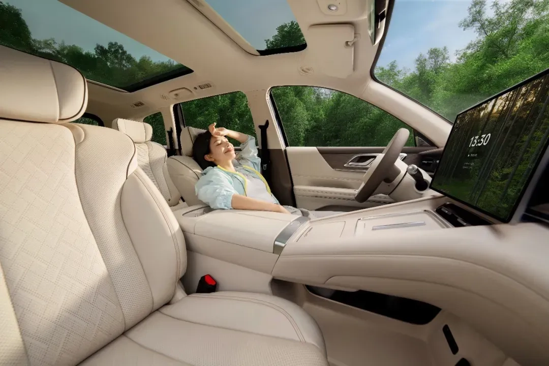 Wuling Starlight L: Șase locuri, spațiu și confort de la 26.990 de euro Ⓟ