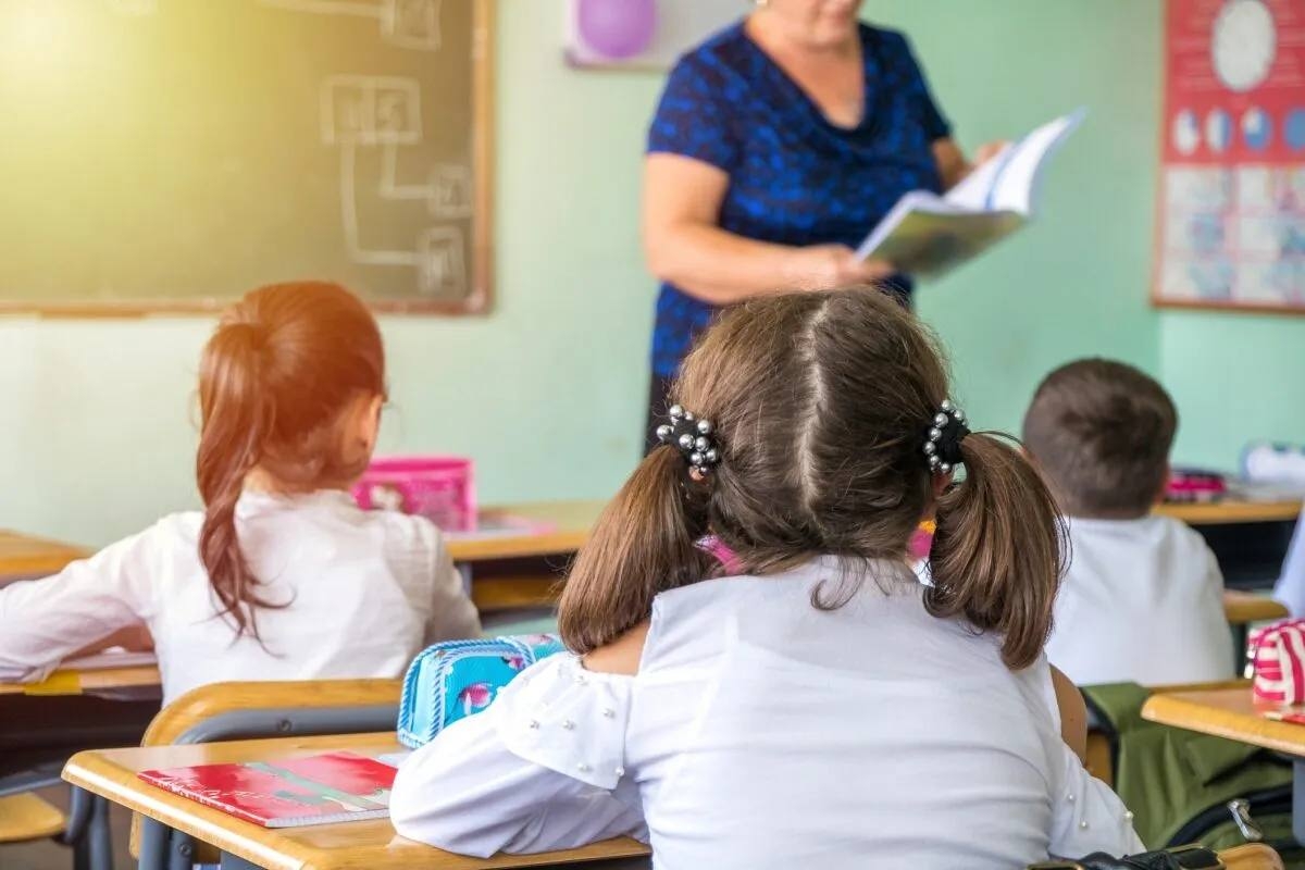 Toate școlile trec la catalogul electronic