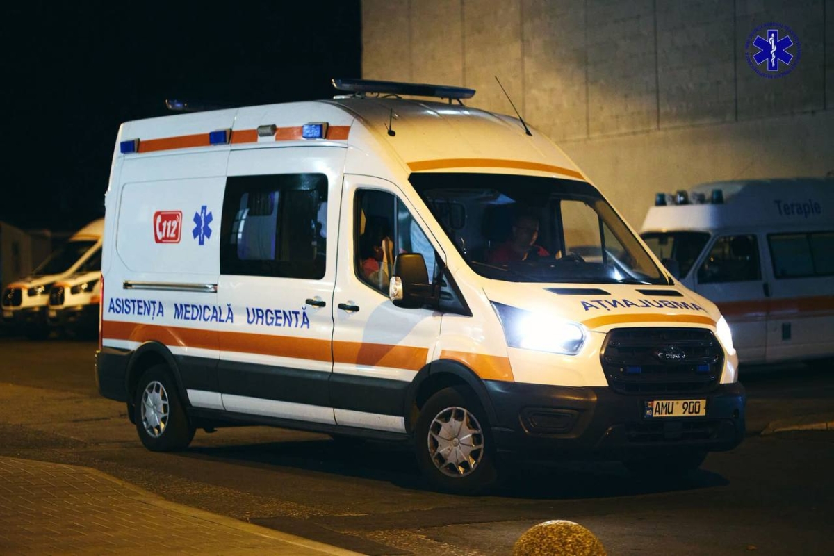 Peste 14800 solicitări la ambulanță