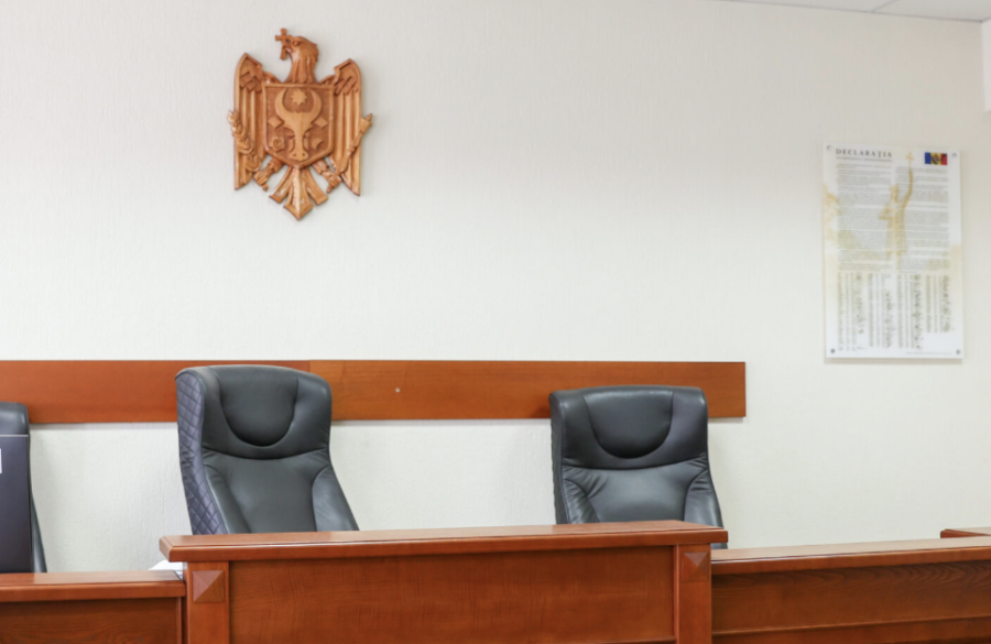 Numărul dosarelor aflate pe rol de peste doi și trei ani, în scădere
