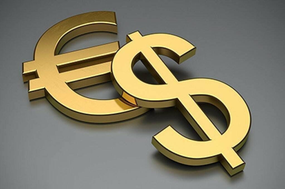 Cât valorează un euro și un dolar
