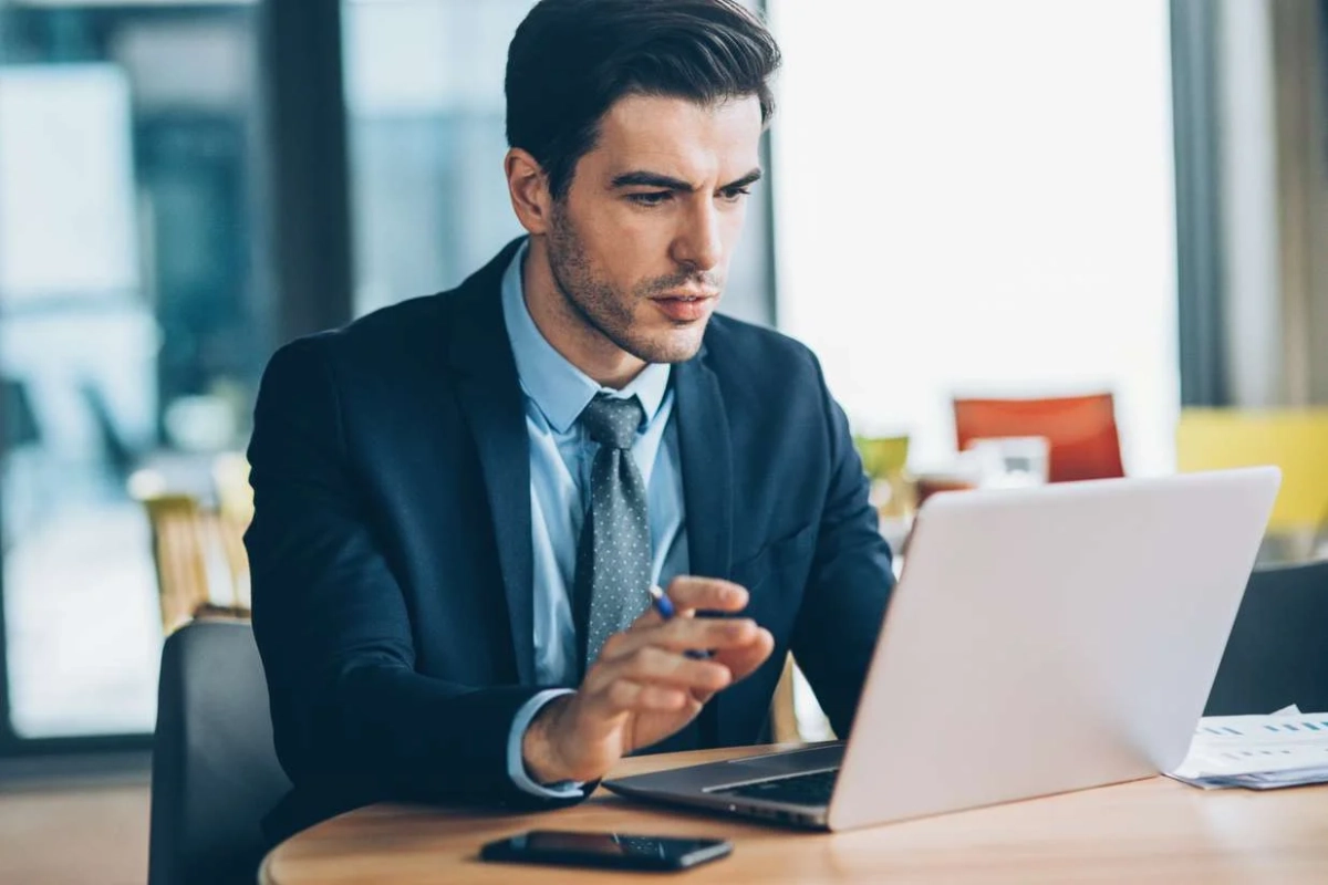 Companiile pot beneficia de instruire gratuită pentru extinderea vânzărilor online