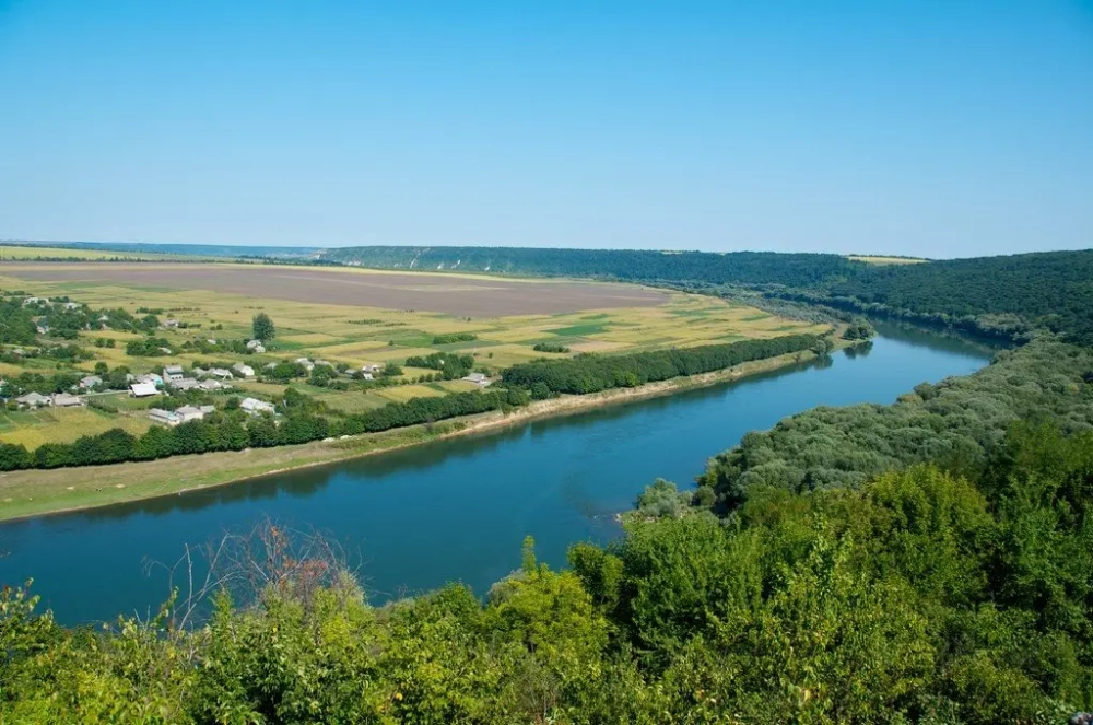 86,3% din corpurile de apă din Moldova sunt expuse riscului