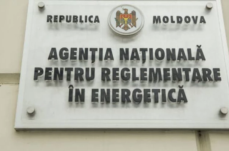 Protest la ANRE împotriva noilor scumpiri