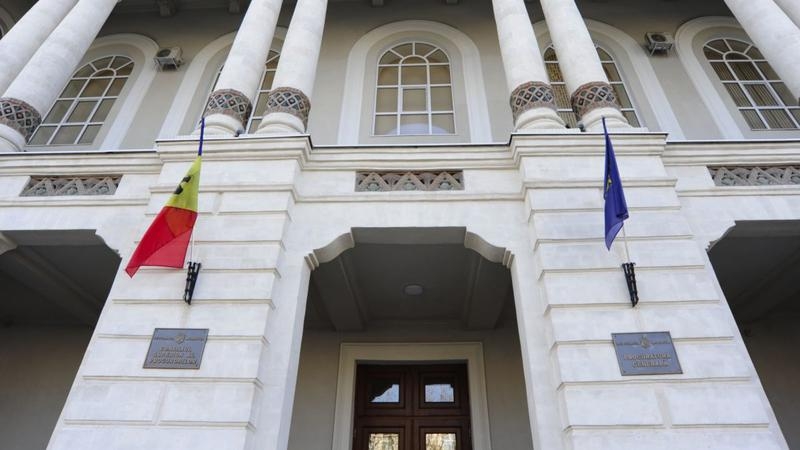 Membrii ai unui grup criminal organizat, trimiși în judecată pentru tâlhărie