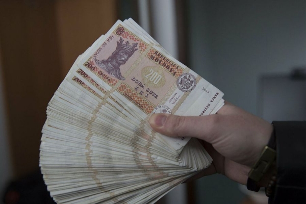 Salariu minim vom afla în luna decembrie
