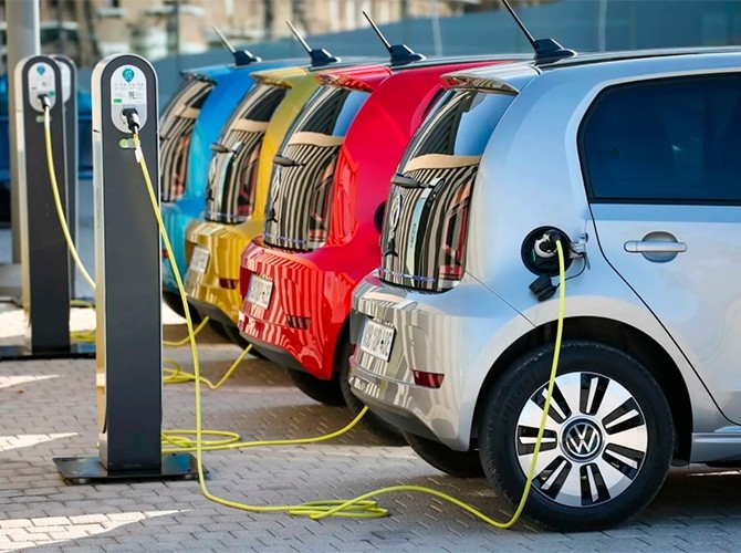 Moldova vrea mai multe mașini electrice până în 2030