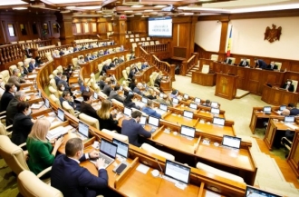 Депутатов-прогульщиков накажут за непосещение заседаний парламента