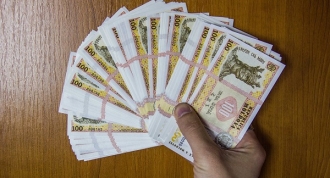 Intenția Guvernului de a majora salariile în administrația publică centrală a trecut de prima lectură parlamentară