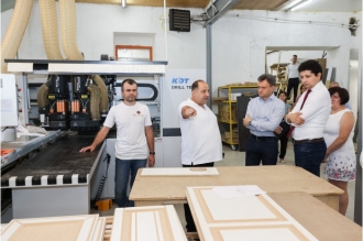 Prim-ministrul Dorin Recean a vizitat fabrica de mobilă din Cinișeuți, Rezina