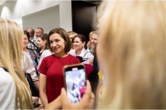 Sandu: În Republica Moldova ar fi până la zece partide politice, care sunt finanțate de Federația Rusă
