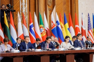 Guvernul a semnat mai multe acorduri de finanțare și împrumut pentru trei domenii prioritare