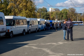 Transportatorii anunță că vor ieși cu microbuzele în fața Guvernului