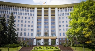 Deputații s-au reunit în ședință plenară