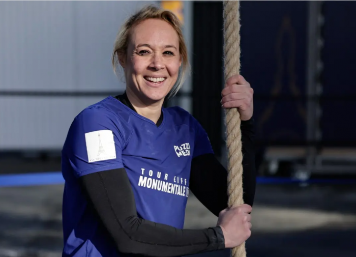 O alpinistă din Franța a doborât recordul mondial de căţărare pe frânghie