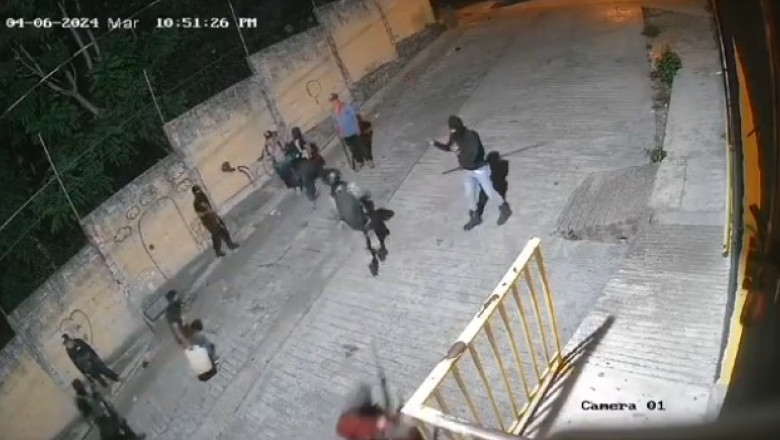 Un oraș din Mexic s-a golit peste noapte, după ce zeci de bărbați înarmați au început să tragă la nimereală în case