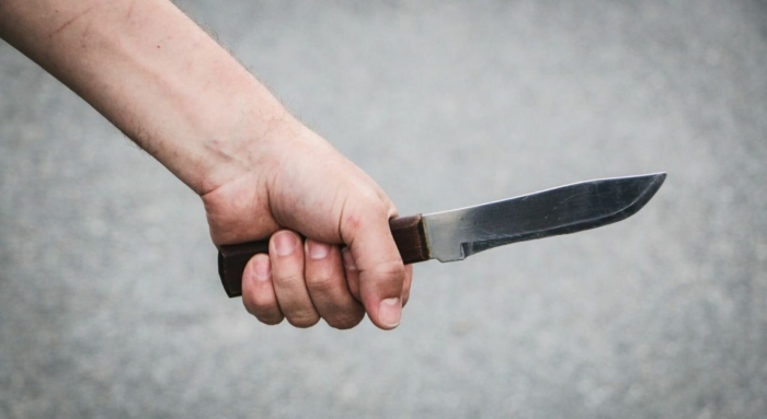 Un bărbat a fost înjunghiat în plină stradă în capitală