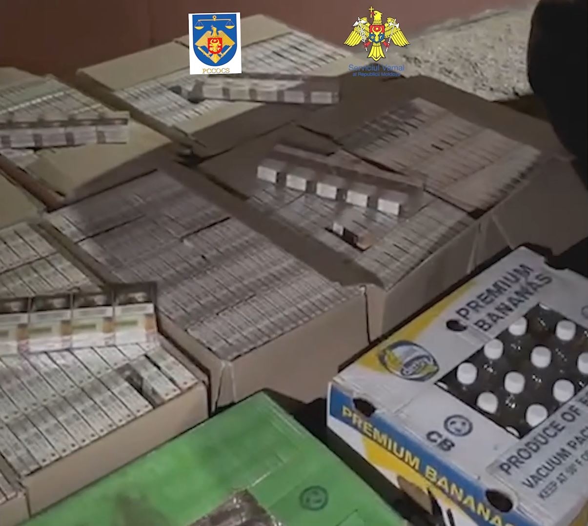 Mii de țigări și sute de litri de alcool urmau să fie vândute ilegal în România