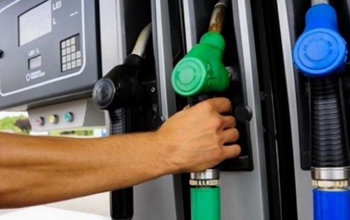 Șase companii petroliere din Moldova, amendate cu 480 de mil. de lei, după ce au schimbat „în grup” prețurile la combustibil