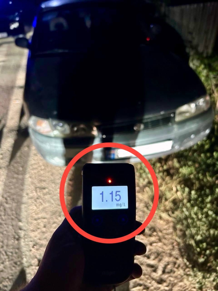 Doi șoferi beți criță, prinși de oamenii legii