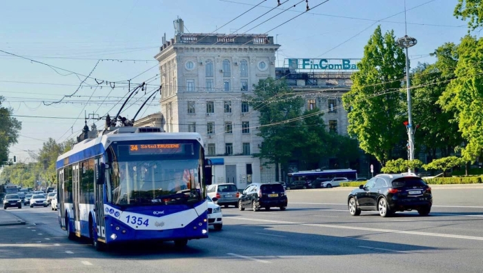 Circulația transportului public în Piața Marii Adunări Naționale, în zilele de 30-31 august