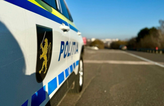 Un minor de 10 ani a fost filmat la volanul unui automobil
