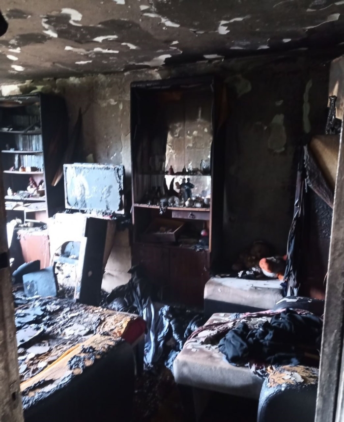 Un apartament cuprins de flăcări, la Bălți