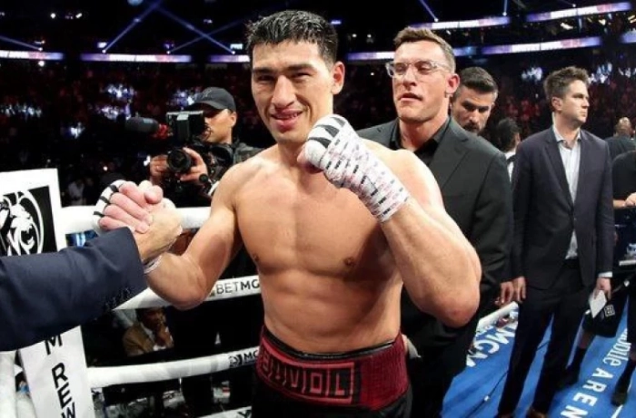 Dmitry Bivol a devenit noul campion la categoria semigrea