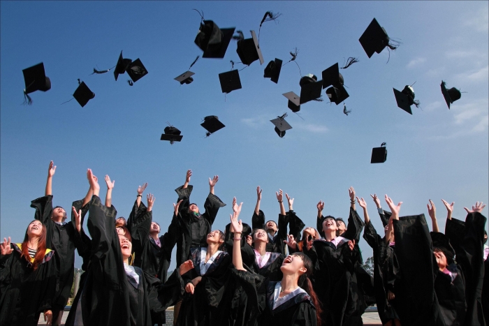 Procesul de acordare a burselor în universitățile din țară va fi revizuit