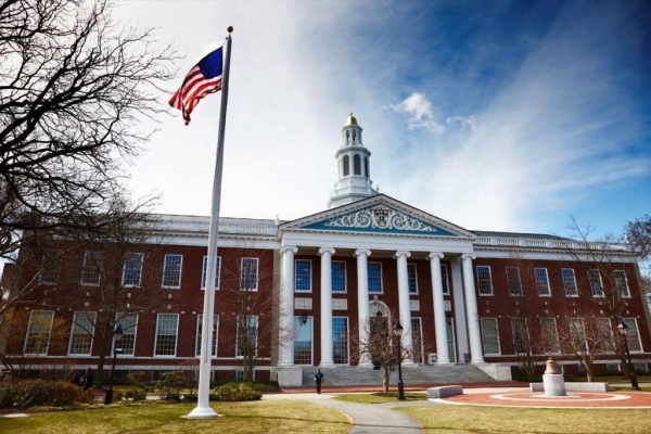 Universitatea Harvard dă în judecată administrația Trump