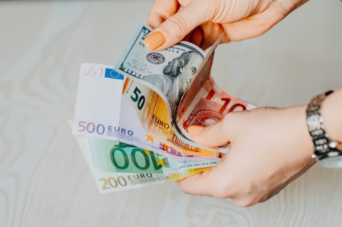 Curs valutar anunțat de BNM