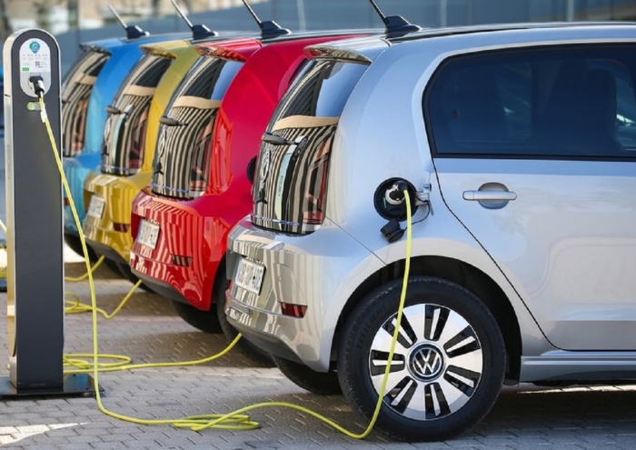 În Republica Moldova au fost înmatriculate peste 72 de mii de vehicule electrice și hibride