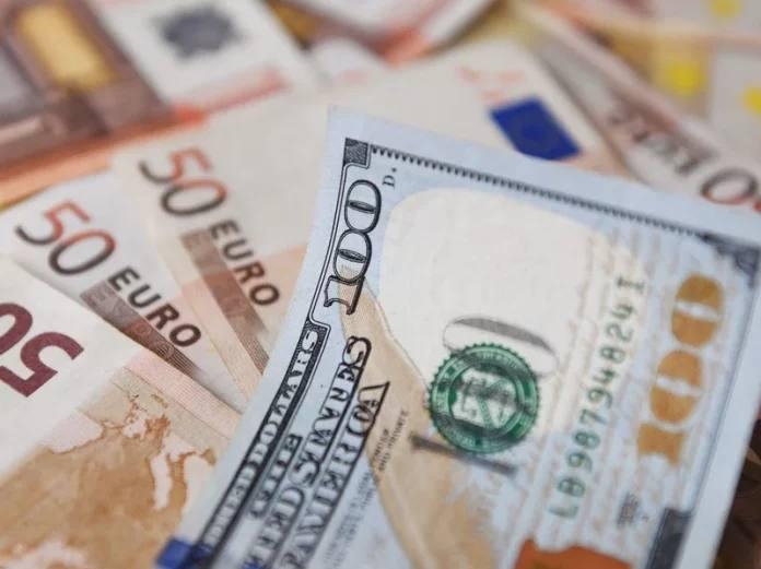 Cât valorează un euro și un dolar