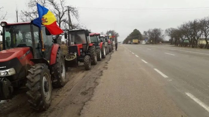 Agricultorii nu renunță la proteste