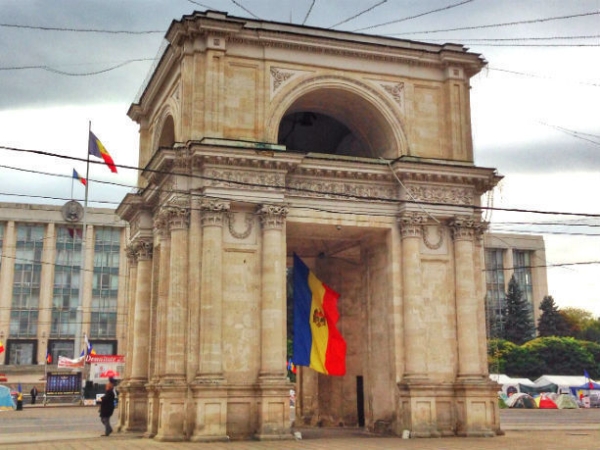 Arcul de Triumf nu poate fi restaurat până la clarificarea statutului juridic