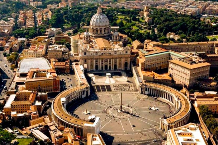 Vaticanul își unește forțele cu inteligență artificială