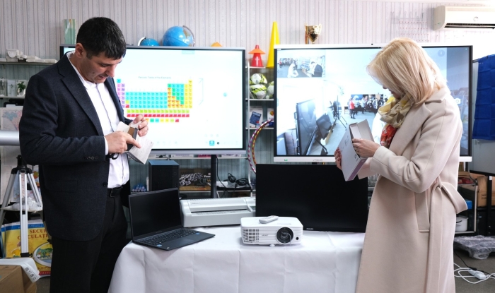 Școli și grădinițe, dotate cu echipamente digitale moderne