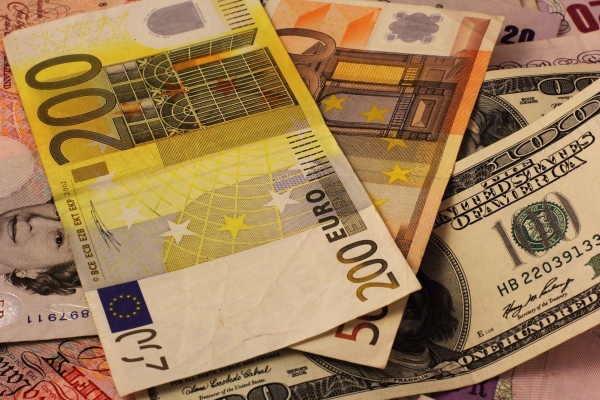 Cursul valutar stabilit de BNM