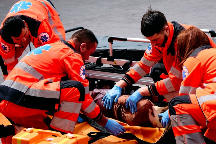 Intervenția ambulanței, tot mai solicitată
