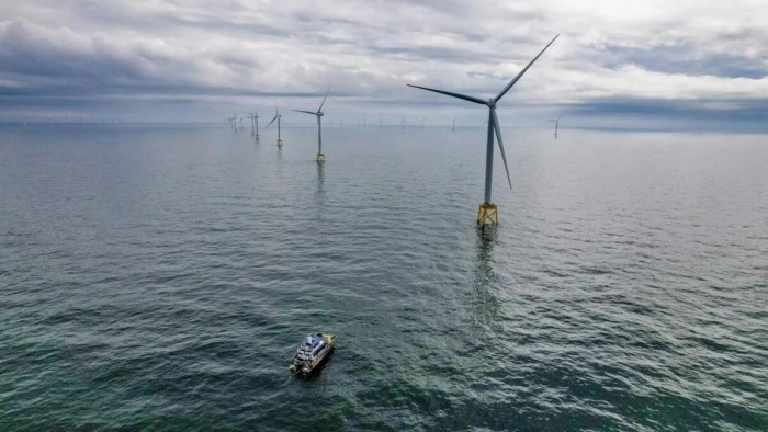 China a lansat cea mai mare turbină eoliană plutitoare
