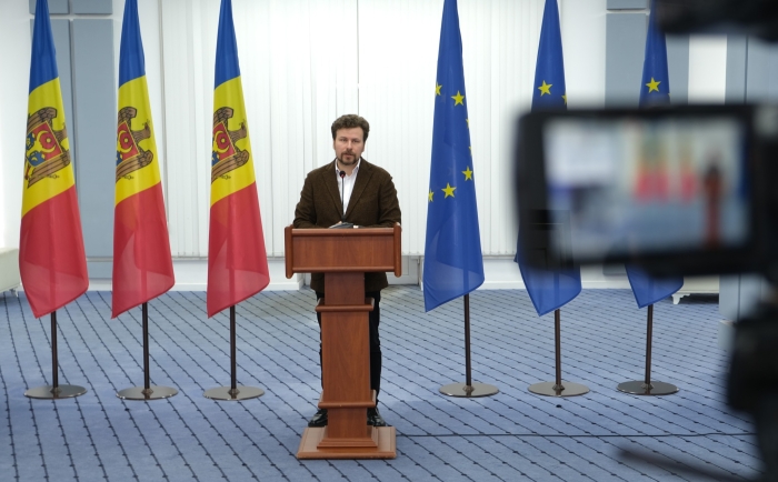 35 de cadre didactice vor perfecționa competențele în România