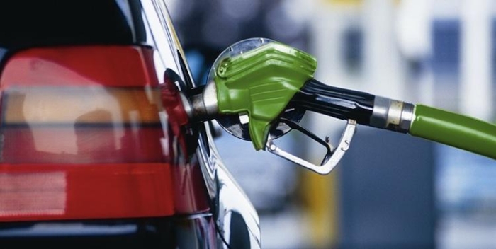 Prețul carburanților, în continuare în scădere