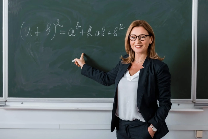 MEC caută pedagogi pentru școli