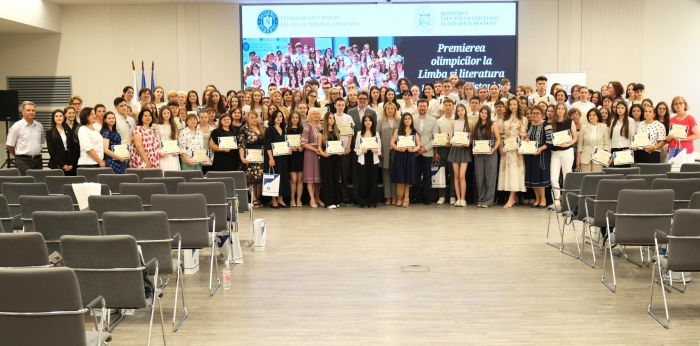 Zeci de elevi olimpici, premiați