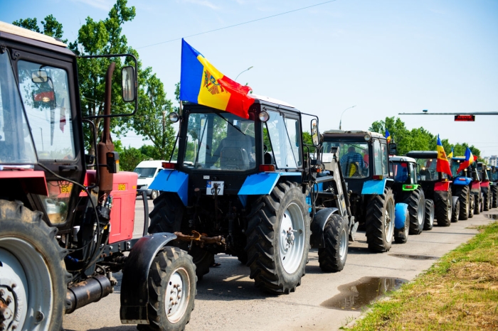 Fermierii pun pauză pe proteste