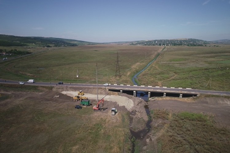 Podul de pe traseul Telenești-Ratuș va fi înlocuit